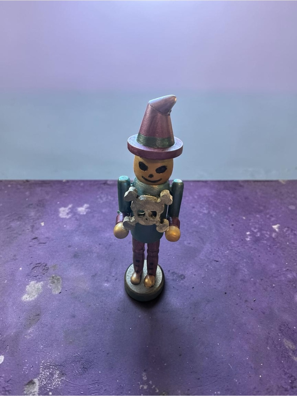 Wooden Halloween Figurine Set - Purple & Orange Hand-Painted Characters - Picture 5 of 6